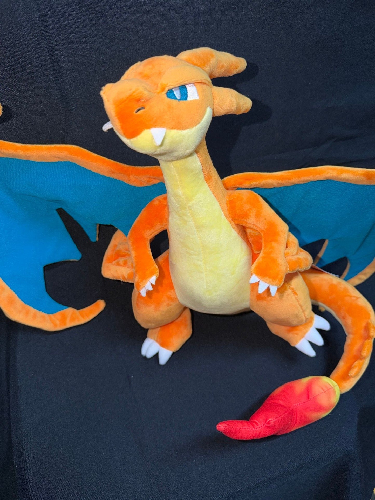 Pokemon Center TM Charizard Y peluche